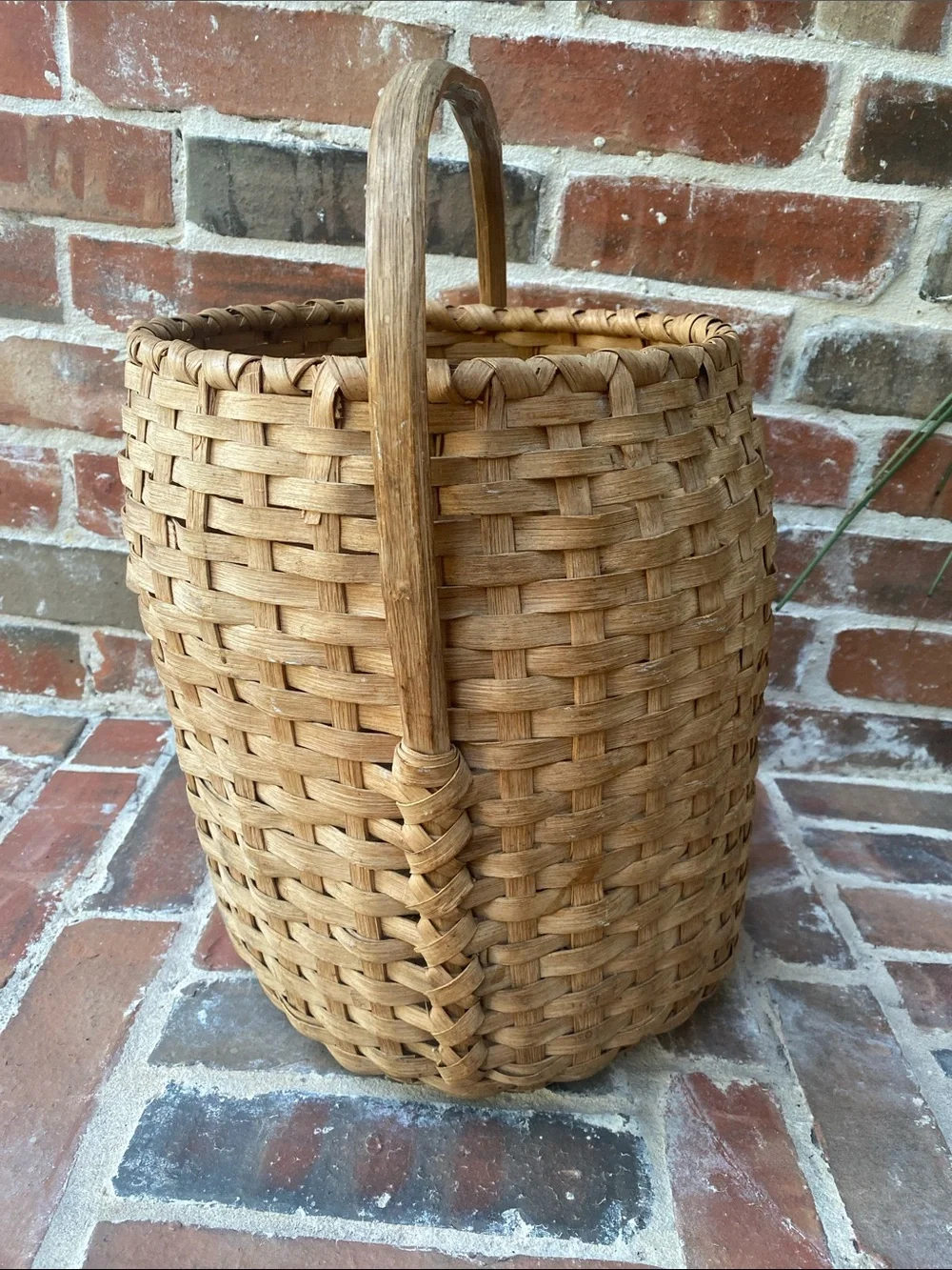Large Antique American Splint Oak Gathering Basket in Natural Tan